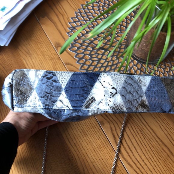 Wild Rose Purse - Picture 7 of 7